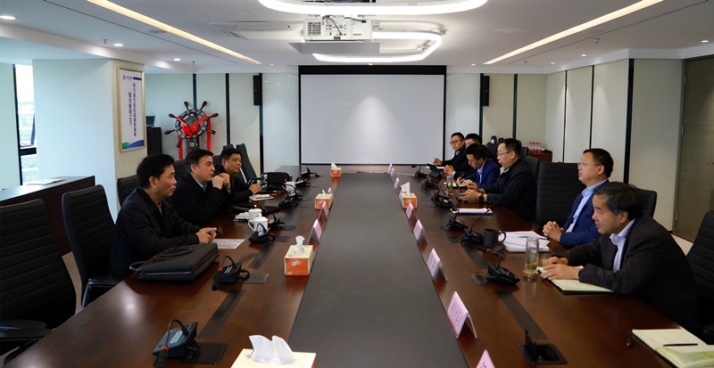 省决咨委委员、省委政研室原副主任王东到yl6809永利集团调研座谈