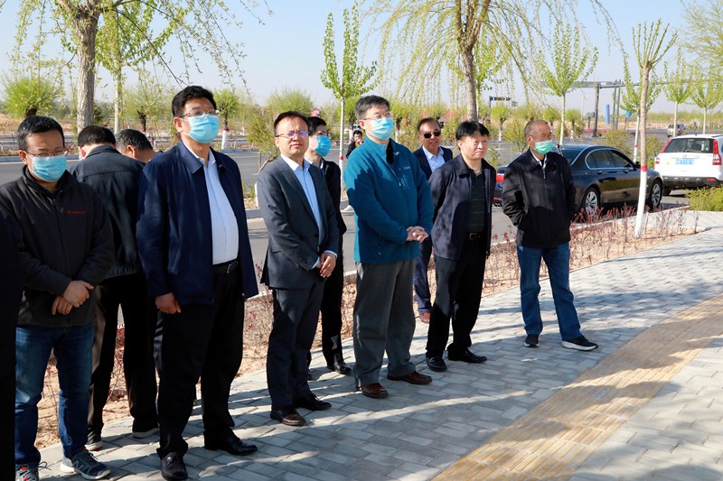 熊良虎出席省人大黄河道域陕西段生态；ず透咧柿糠⒄棺ㄌ獾餮凶富