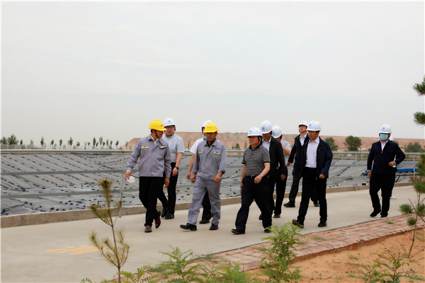 yl6809永利集团复工复产促增长项目观摩会议与会人员走进大秦国源三秦环保秦国园区在榆项目