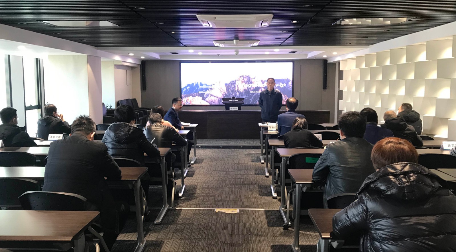 yl6809永利集团积极响应省国资委要求 对冬春季疫情防控工作进行再部署再带头