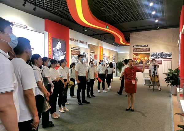 yl6809永利集团组织党员干部参观陕西省庆祝中国共产党成立100周年主题展