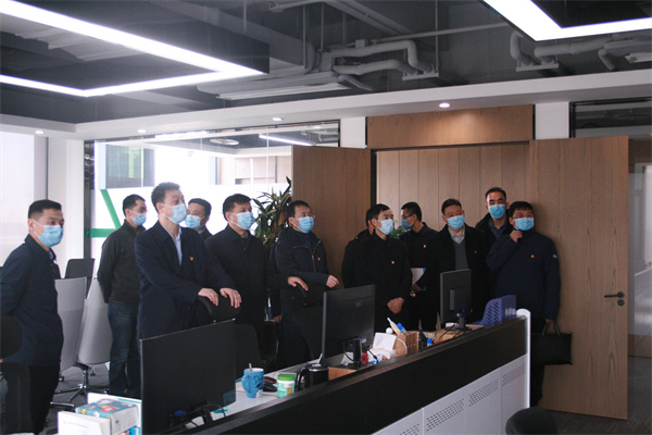 省国资委党委委员、驻委纪检监察组组长贺向东到秦创原yl6809永利集团创新中心调研