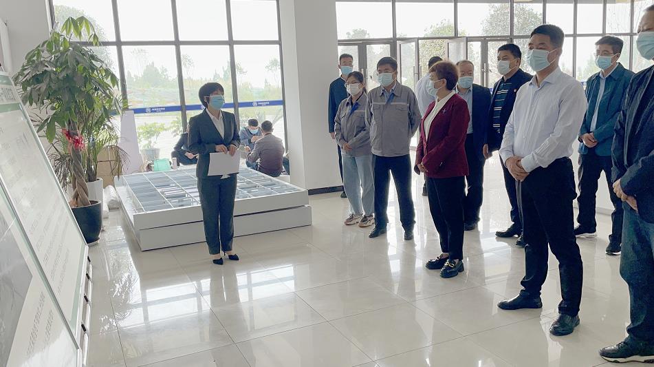 西安市人大常委会环境；し刹槌诙查抄组到水环境公司白鹿原水生态中心调研