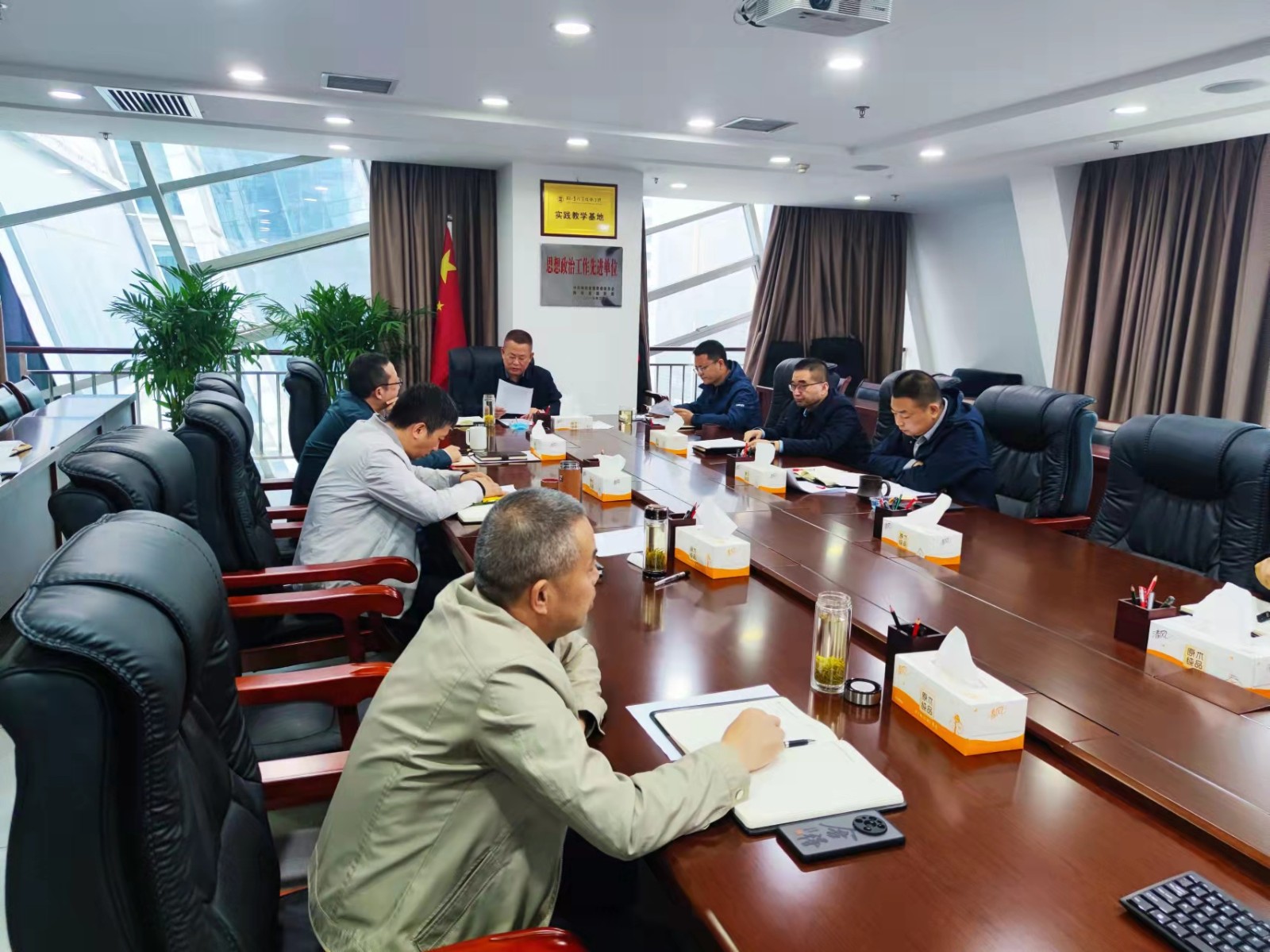 聚焦二十大｜水环境公司通报进建贯彻党的二十大心灵